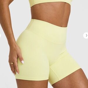 Oner Active SoftMotion 6” Shorts in Pastel Yellow - XS